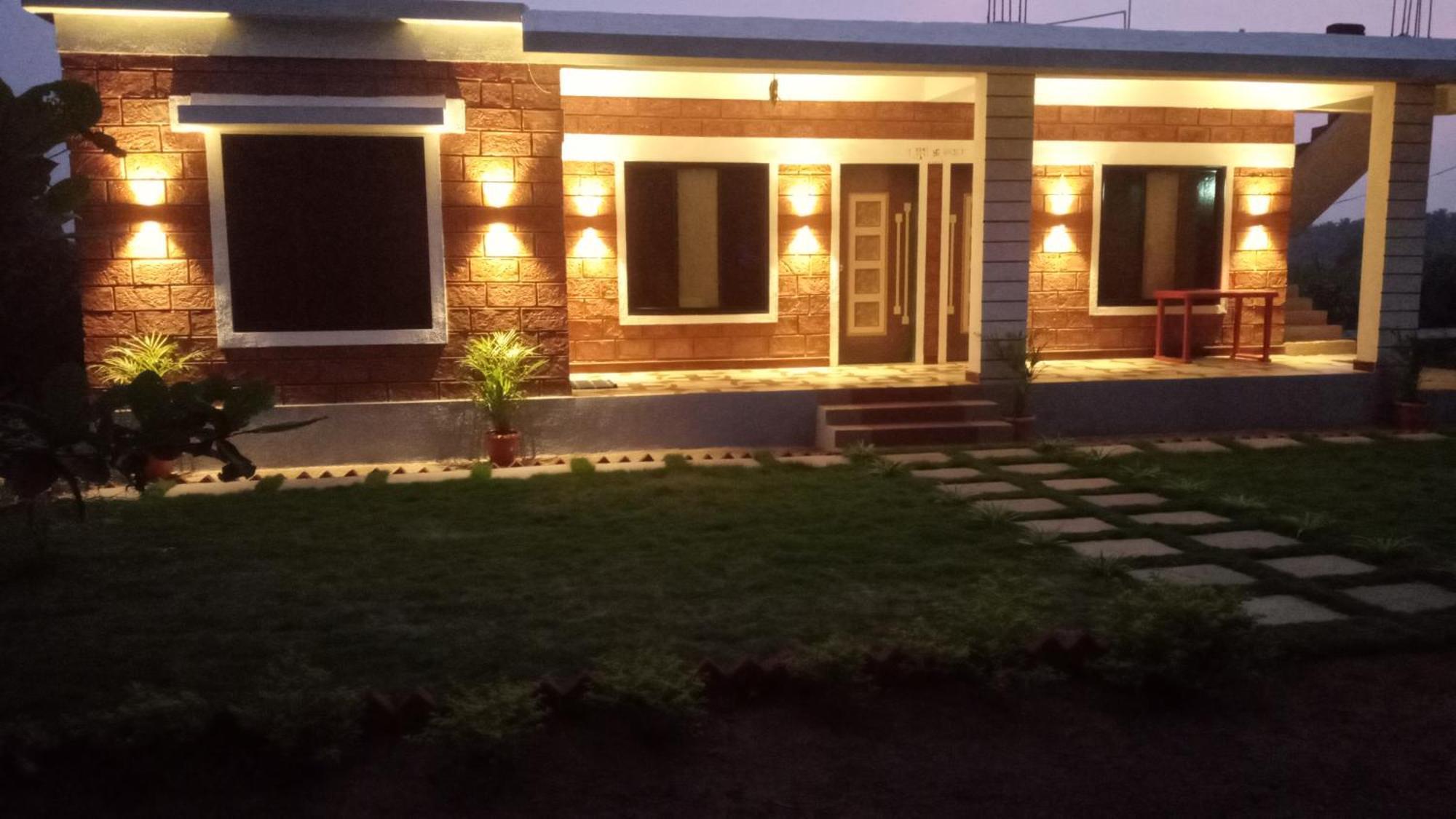 Coconut Village Resort Алибаг Экстерьер фото
